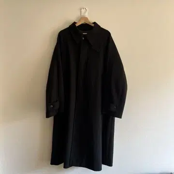 HARE 블랙 울 코트 래글런 슬리브