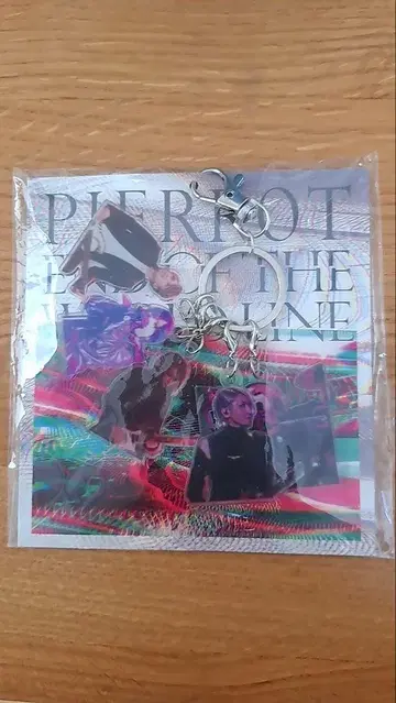 PIERROT 특전 아크릴 키링