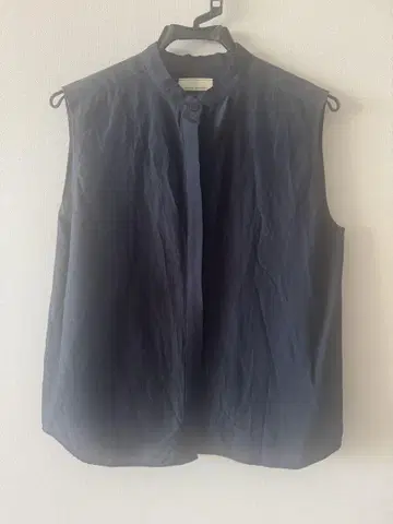 UNITED ARROWS 슬리브리스 셔츠 네이비