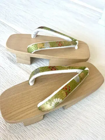 흰색 나무 센료 나막신 순수 실크 하나오 M 사이즈