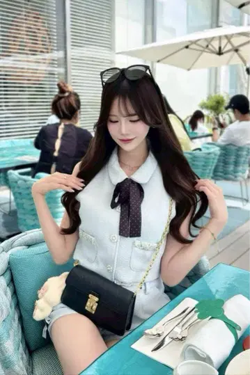 럭셔리 블루 셋업 왕홍