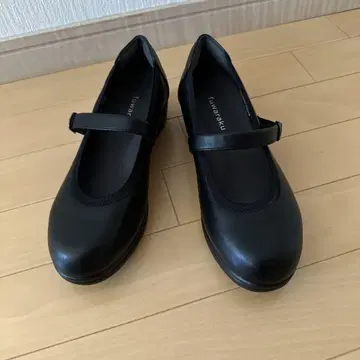 후와라쿠 블랙 플랫슈즈 앵클 스트랩