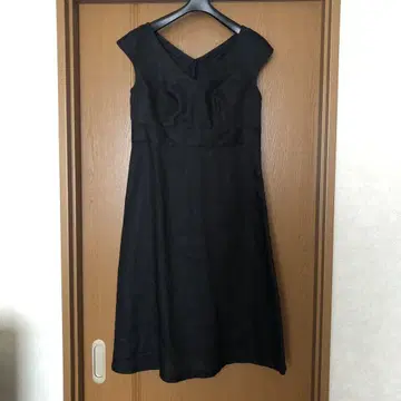 블랙 V넥 린넨 원피스