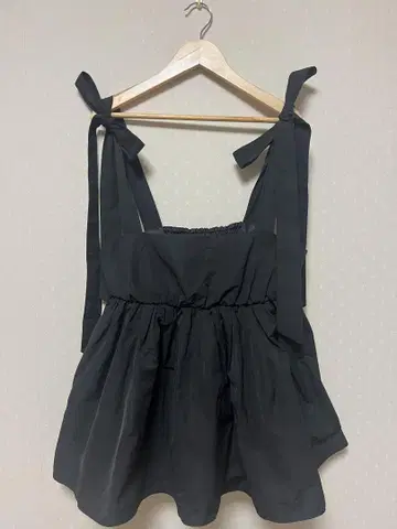 MYNE 숄더 리본 TOPS / BLACK