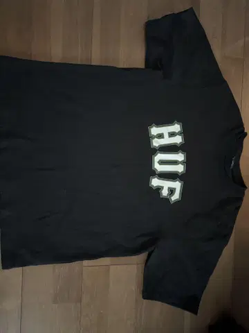 HUF 블랙 티셔츠