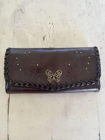 ANNA SUI 가죽 3단 지갑 다크 브라운 나비 장식