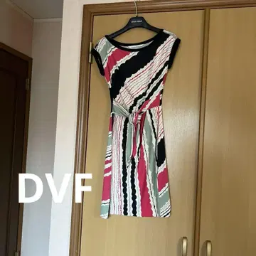 Diane von Furstenberg 스트라이프 슬리브리스 원피스