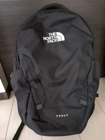 [컨디션 최상] THE NORTH FACE VAULT 블랙 백팩