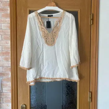 supremacy 자수 블라우스