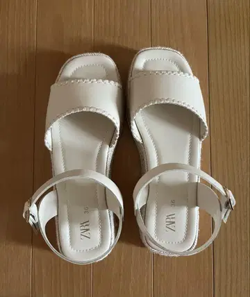 ZARA 샌들