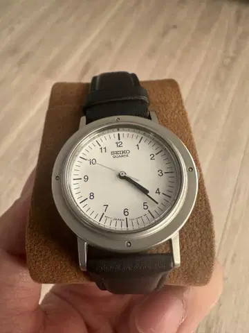 SEIKO 샤리오 나노 유니버스 잡스 손목시계