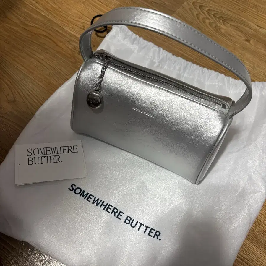 ★SOMEWHERE BUTTER.★ Glossy Baguette Bag 5color BT24UBG002 Somewhere Butter Glossy Baguette Bag Ivory on Bunjang Global