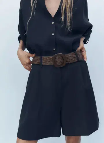 [ ZARA ] 다트 & 벨트 버뮤다 팬츠 (네이비)