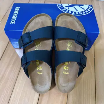 새상품급 버켄스탁 애리조나 22.5cm