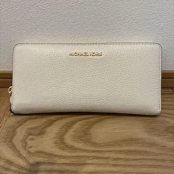 MICHAEL KORS JET SET TRAVEL 콘티넨탈 지갑