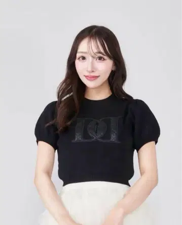 [미사용 새상품] Darich 백 오픈 아플리케 니트탑 블랙
