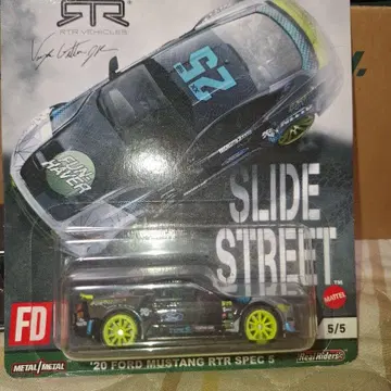 Hot Wheels '20 Ford Mustang RTR Spec 5