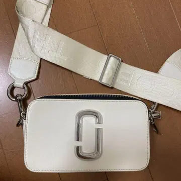 THE MARC JACOBS 화이트 숄더백 화이트 실버 체인