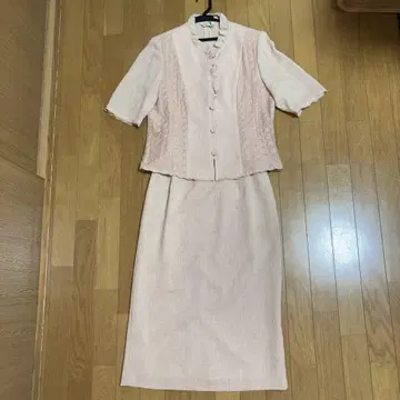 연한 핑크 린넨 스타일 반팔 수트