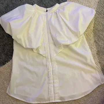 LILY BROWN 화이트 벌룬 슬리브 셔츠