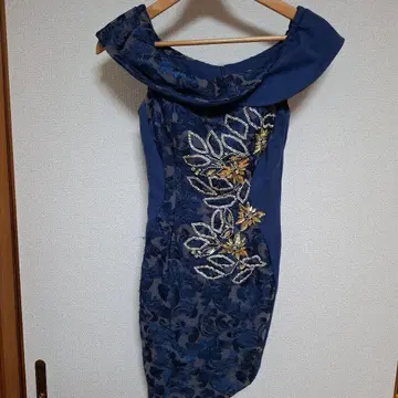 ROBE de FLEURS Glossy 네이비 오프숄더 드레스