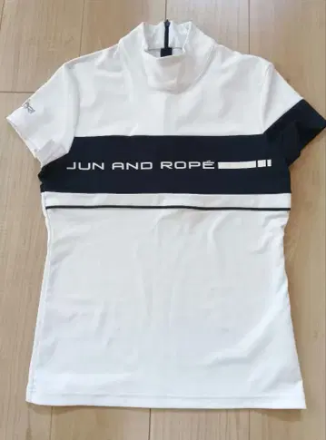 준앤로페 반팔 셔츠 S 사이즈