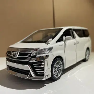 도요타 벨파이어 1/32 화이트
