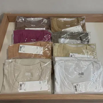 [미사용 새상품] UNIQLO U 크루넥 T셔츠 8세트