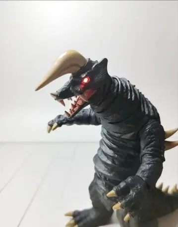 S.H.Figuarts 블랙 킹 발광 개조