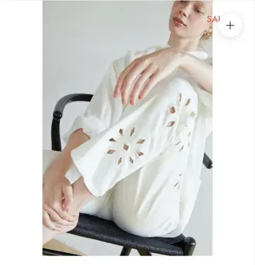 searoomlynn 화이트 데님 사이드 플라워