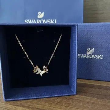 SWAROVSKI 스와로브스키 Idyllia Lilia 목걸이