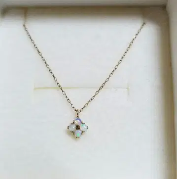 오팔 꽃 모양 펜던트 목걸이 k10