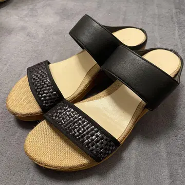 블랙 합성 피혁 샌들 약 5.5cm 힐