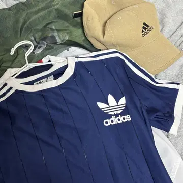 adidas 네이비 스트라이프 티셔츠