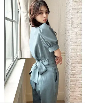 리젝시 택 포함 새상품 스퀘어 백리본 상의