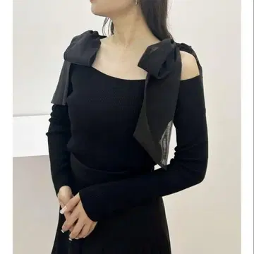 MERCURYDUO 머큐리 듀오 숄더 리본 오프숄 니트