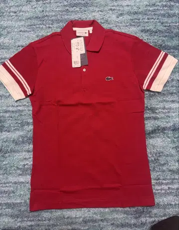 LACOSTE 빨간색 스트라이프 소매 피케 셔츠