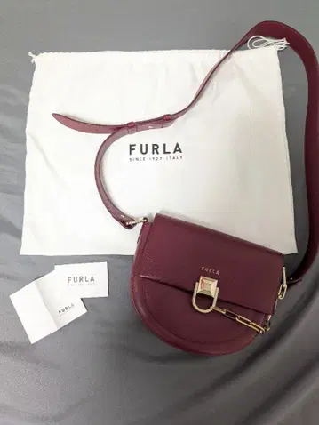 FURLA 버건디 숄더백 미스미미