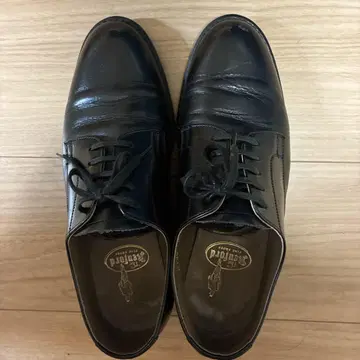 The Kenford 블랙 가죽 드레스 슈즈
