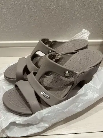 Crocs 사이프러스 W8 힐 샌들