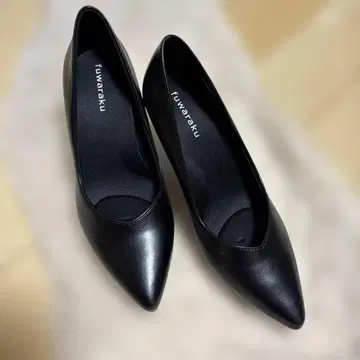 미사용 fuwaraku 블랙 스틸레토 펌프스