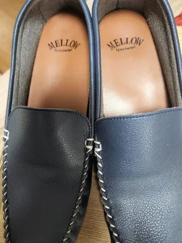 MELLOW 네이비 모카신