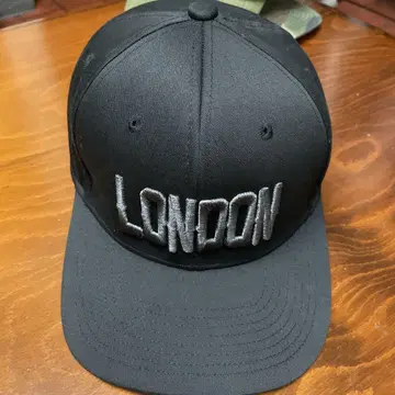 블랙 LONDON 자수 캡