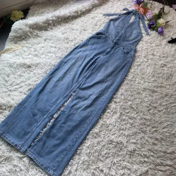 미사용 새상품 ZARA 데님 홀터넥 점프수트 XS 라이트 블루