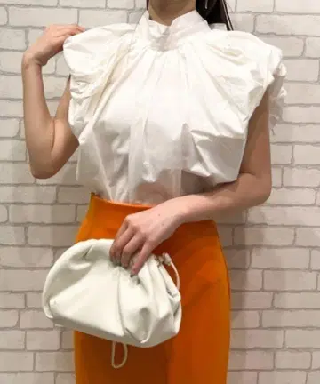 snidel 벌룬 프릴 슬리브 블라우스 화이트