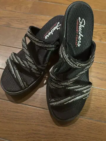 Skechers 메모리폼 컴포트 샌들 블랙
