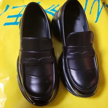 새상품급 블랙 통굽 로퍼 L 24.0cm
