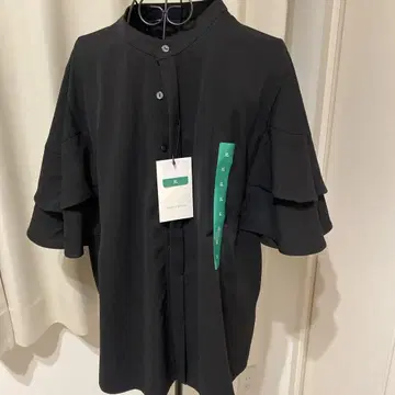 URBAN GRACE 블랙 프릴 소매 셔츠 XL