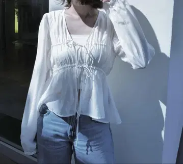 [ H&M ] 프론트 리본 블라우스