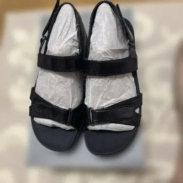VIONIC 샌들